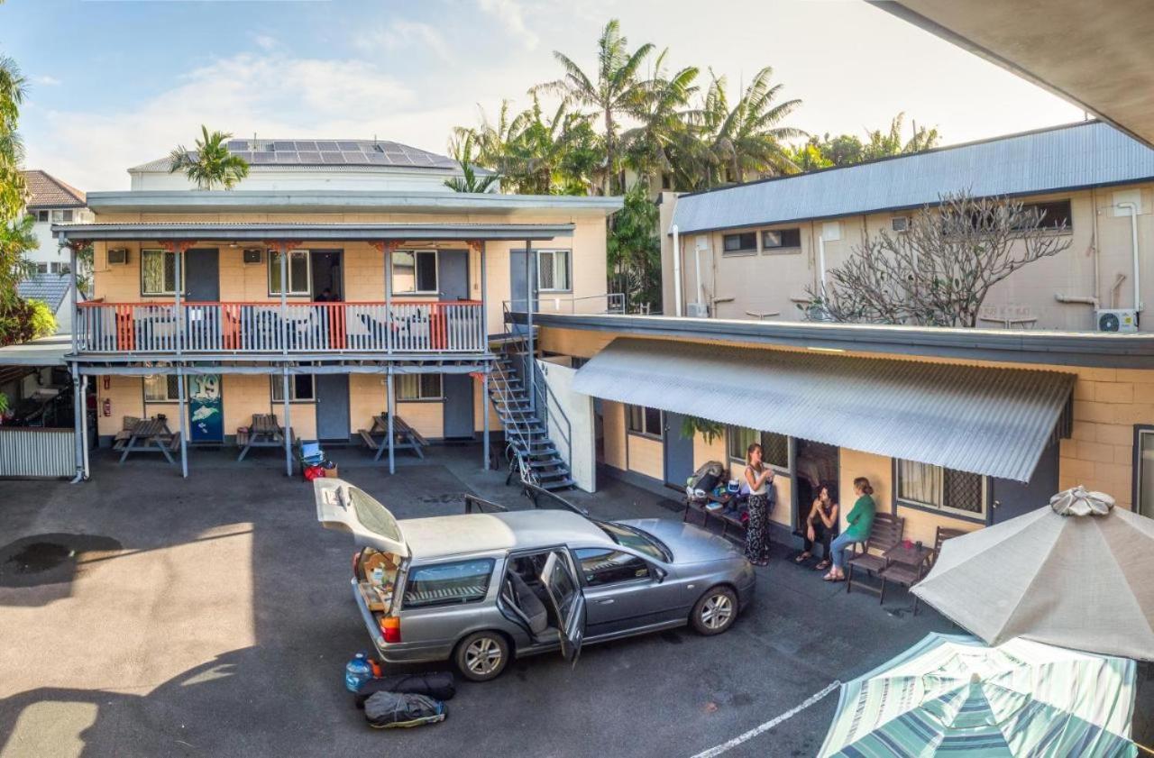 Castaways Backpackers Cairns Hostel Exterior photo
