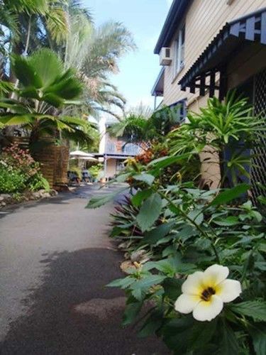 Castaways Backpackers Cairns Hostel Exterior photo